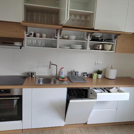 Lovely One Bedroom Apartment Ub Екстериор снимка
